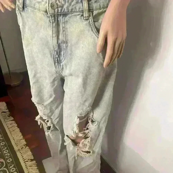 Forever 21 distress low rise baggy  jeans size 11 - Picture 2 of 6